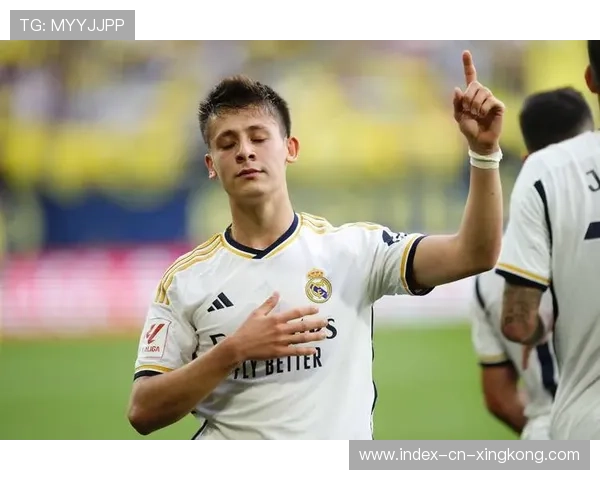 冬窗头条:贝林厄姆重磅回归,球迷沸腾! 冬窗头条:贝林厄姆重磅回归,球迷沸腾!