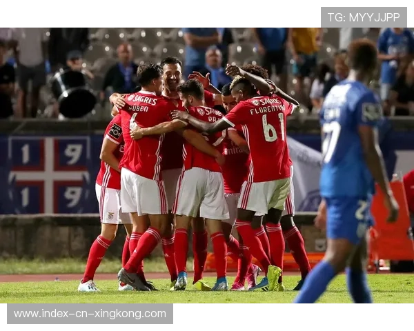 本菲卡拉法连过两人怒射破门，客场瞬间安静