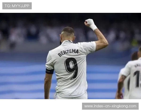 皇马本泽马门前抢点救主——以瞬间之光照亮胜利之路