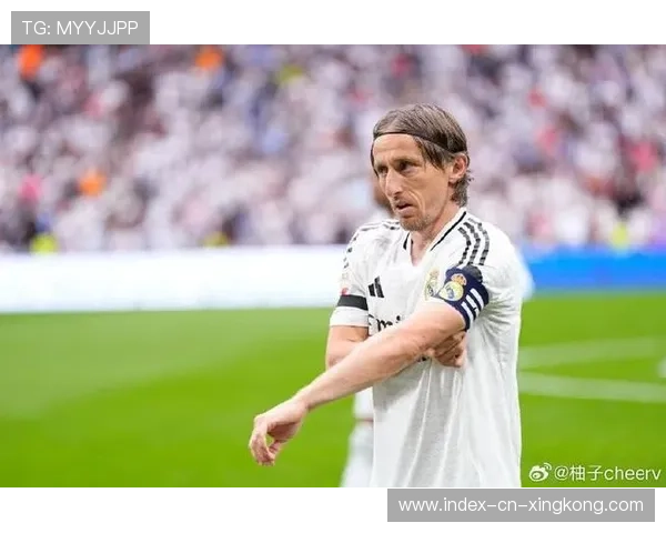 皇马控场能力全面爆发,莫德里奇外脚背分球如艺术品 皇马控场能力全面爆发,莫德里奇外脚背分球如艺术品